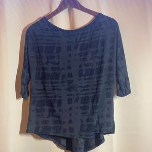 Lululemon animal print 3/4 sleeve top, no flaws, size 8